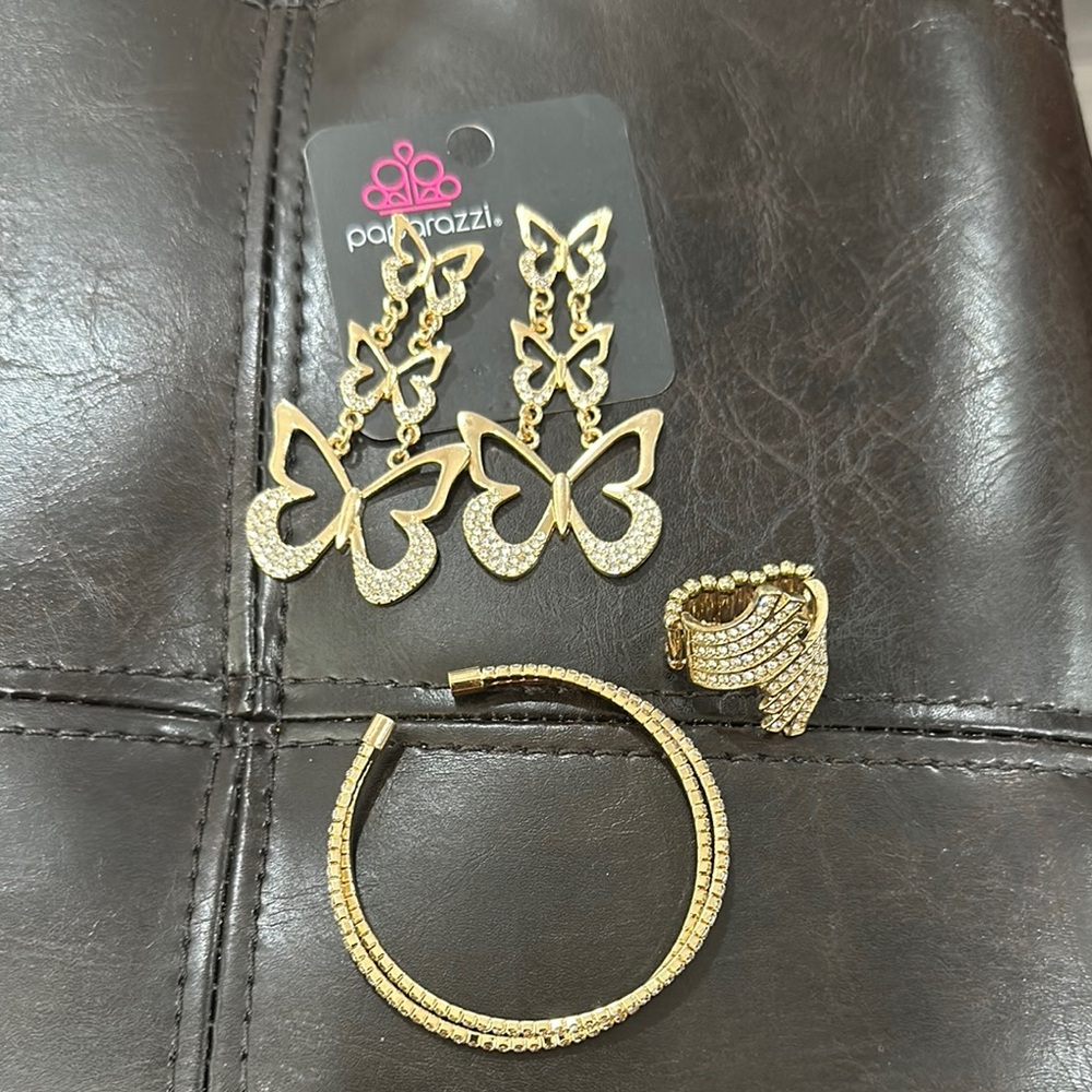 Women’s jewelry